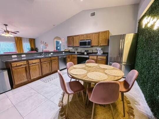 302 NE Greenbrier Avenue — photo 10