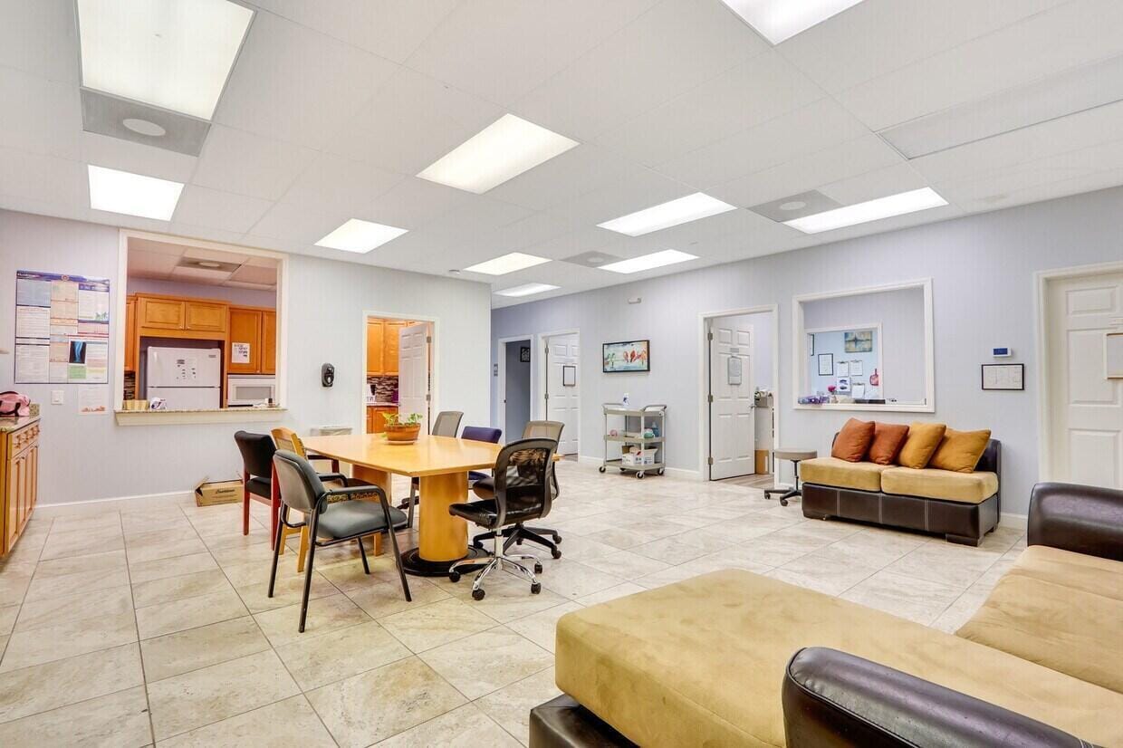 1405 SE Goldtree Drive, Port St. Lucie, FL photo 13