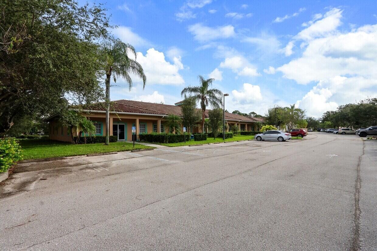 1405 SE Goldtree Drive — photo 8