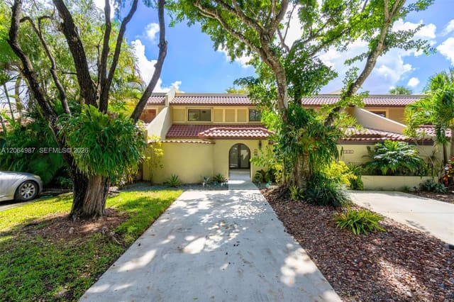 3843 Alcantara Avenue 76B, Costa Del Sol Condo A, Doral, FL