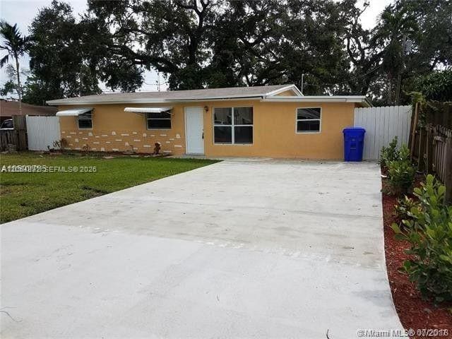 5620 Freedom Street, Hollywood, FL 33021