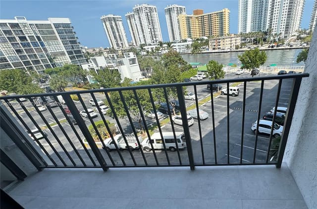 800 Parkview Drive 502, Hallandale Beach, FL 33009
