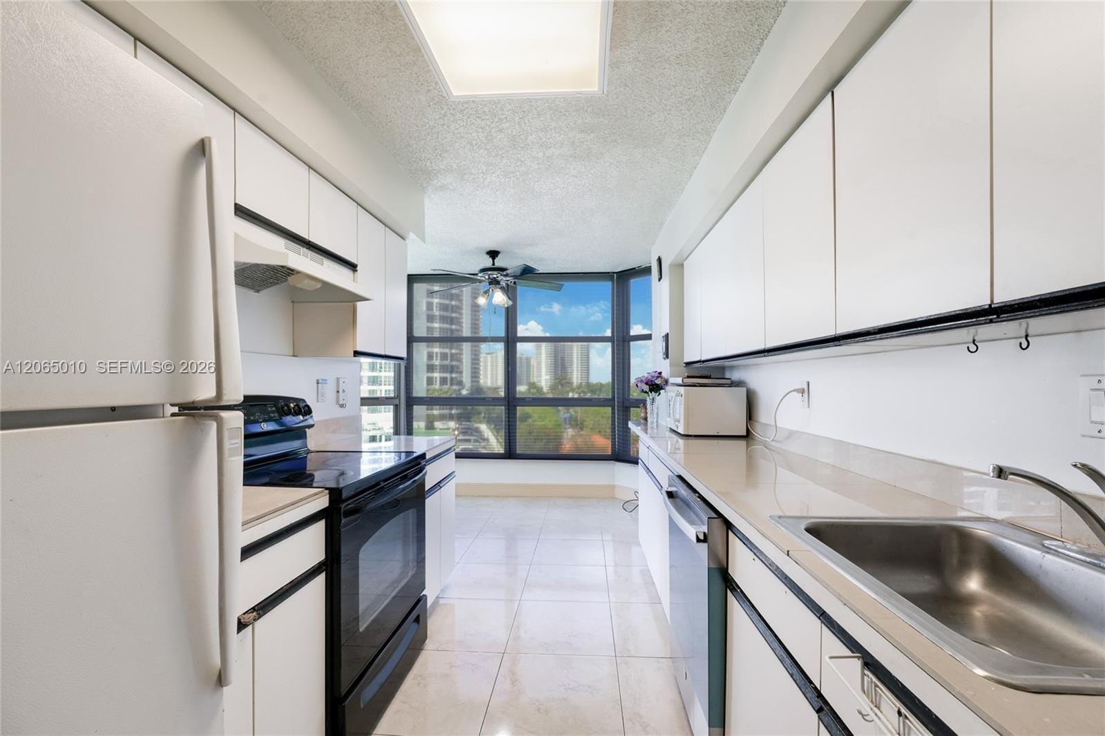 19101 NE 36th Court 705 — photo 11