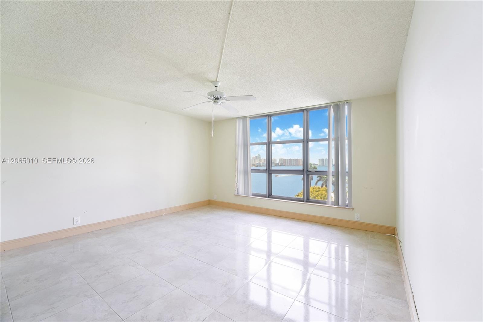 19101 NE 36th Court 705 — photo 12