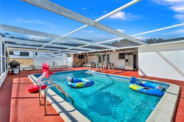 10100 Nicaragua Drive, Cutler Bay, FL 33189