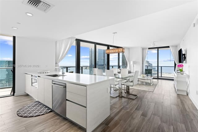 1300 S Miami Avenue 4505, Miami, FL 33130