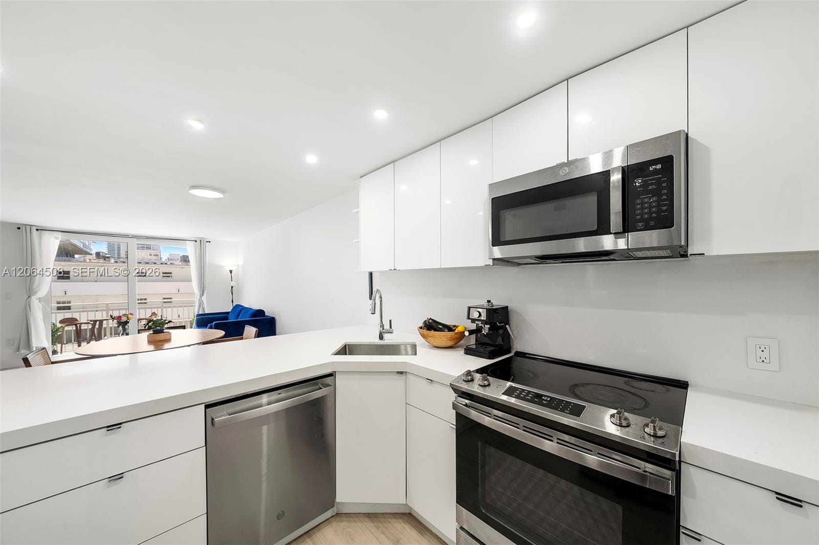 345 Ocean Drive 610 — photo 3