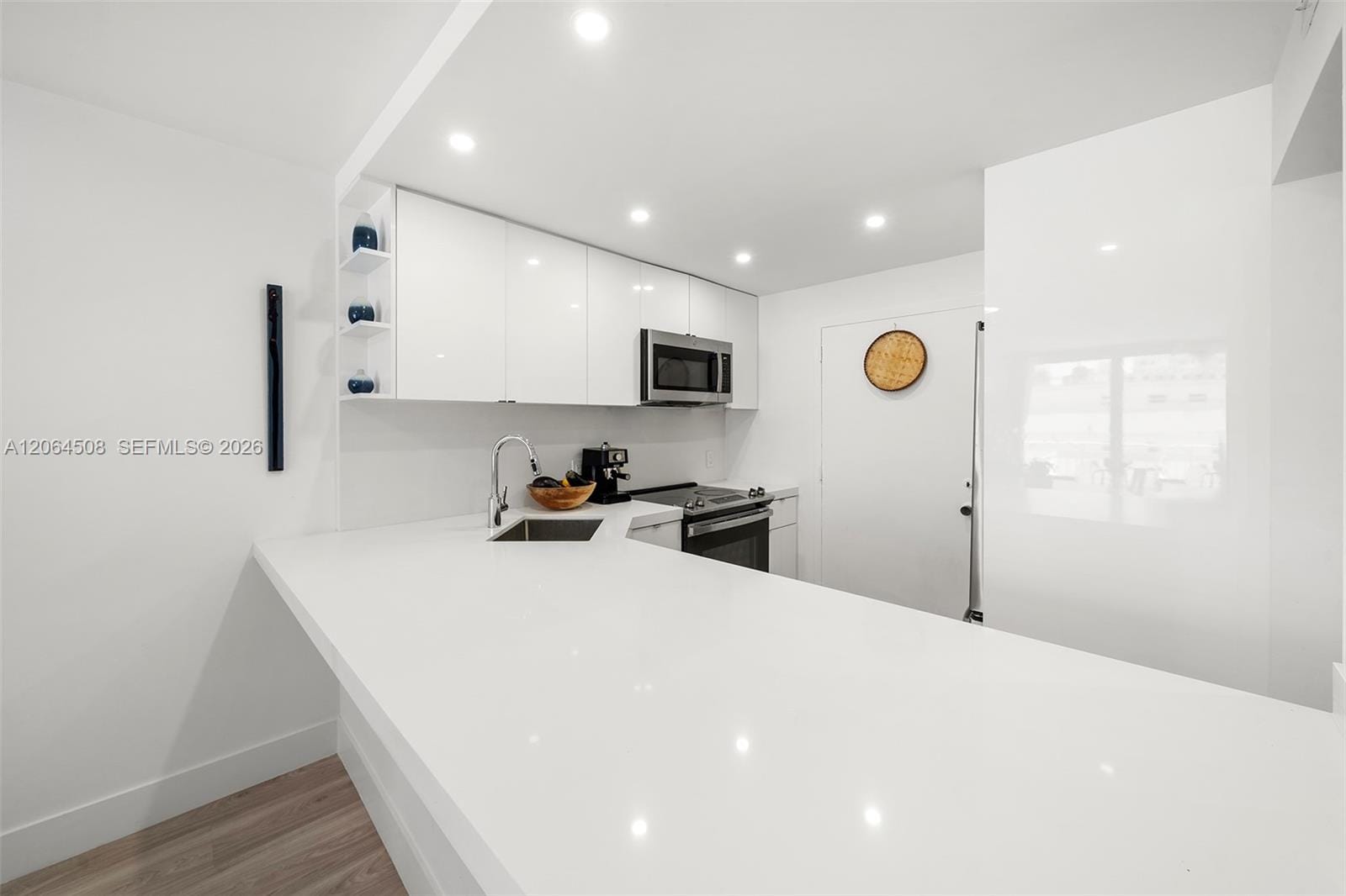 345 Ocean Drive 610 — photo 4