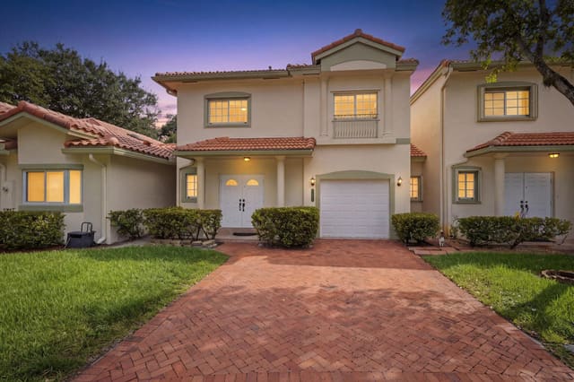 5880 SW 99th Terrace, sold in ZIP 33328, Davie, FL