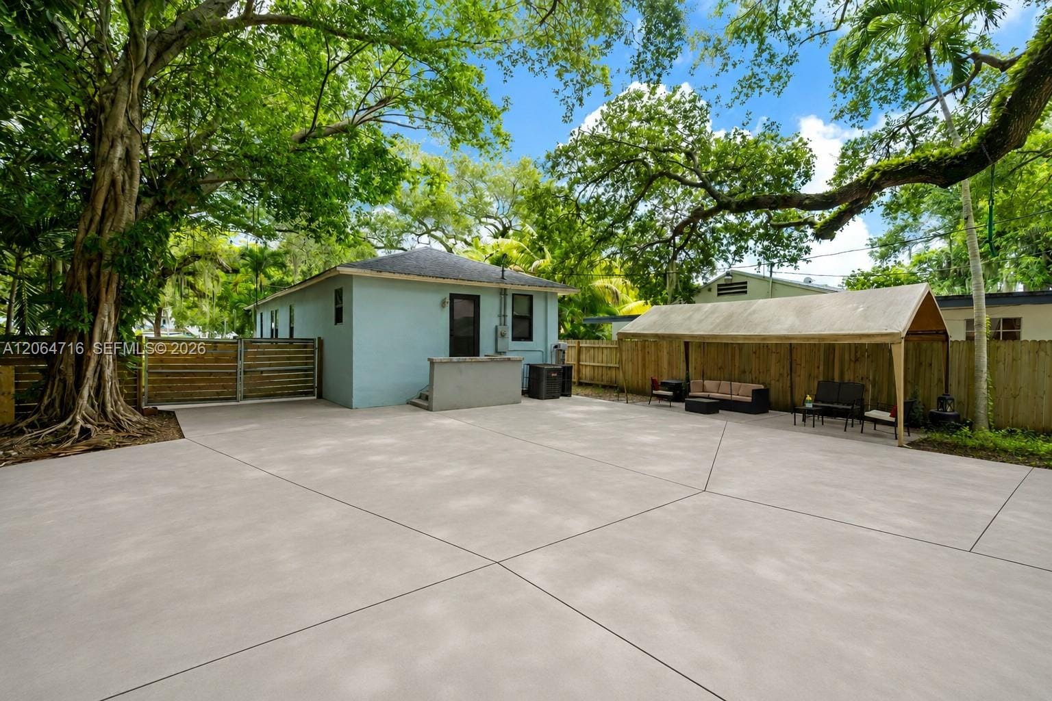 930 NE 132nd Street — photo 3