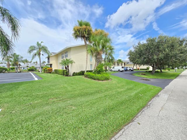 1935 Cobia Drive 103E, Vero Beach, FL 32960