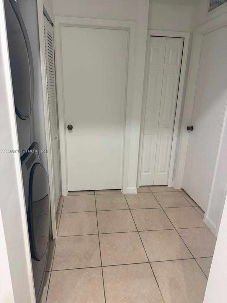 945 NE 33rd Terrace 201 — photo 4