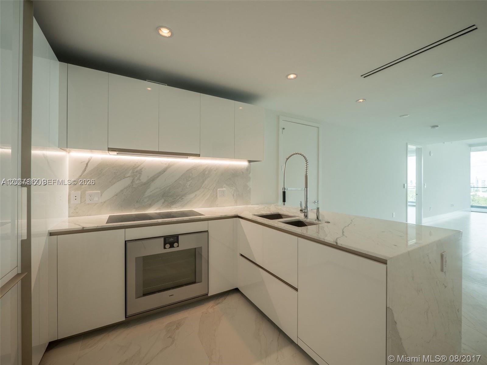 10201 Collins Avenue 1005 — photo 4