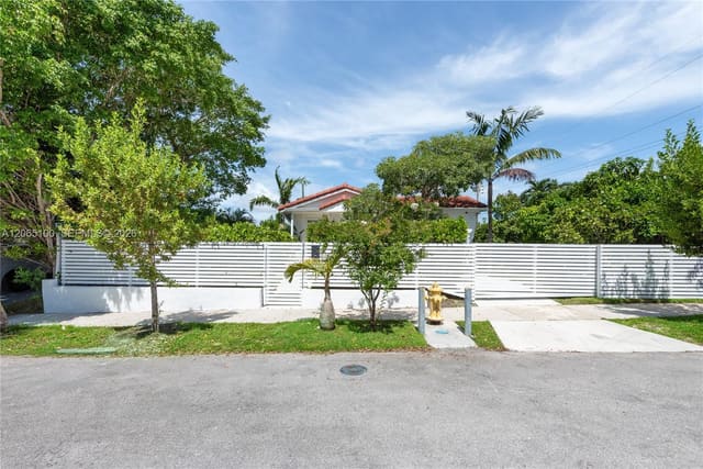 1450 SW 20th Avenue, Miami, FL 33145