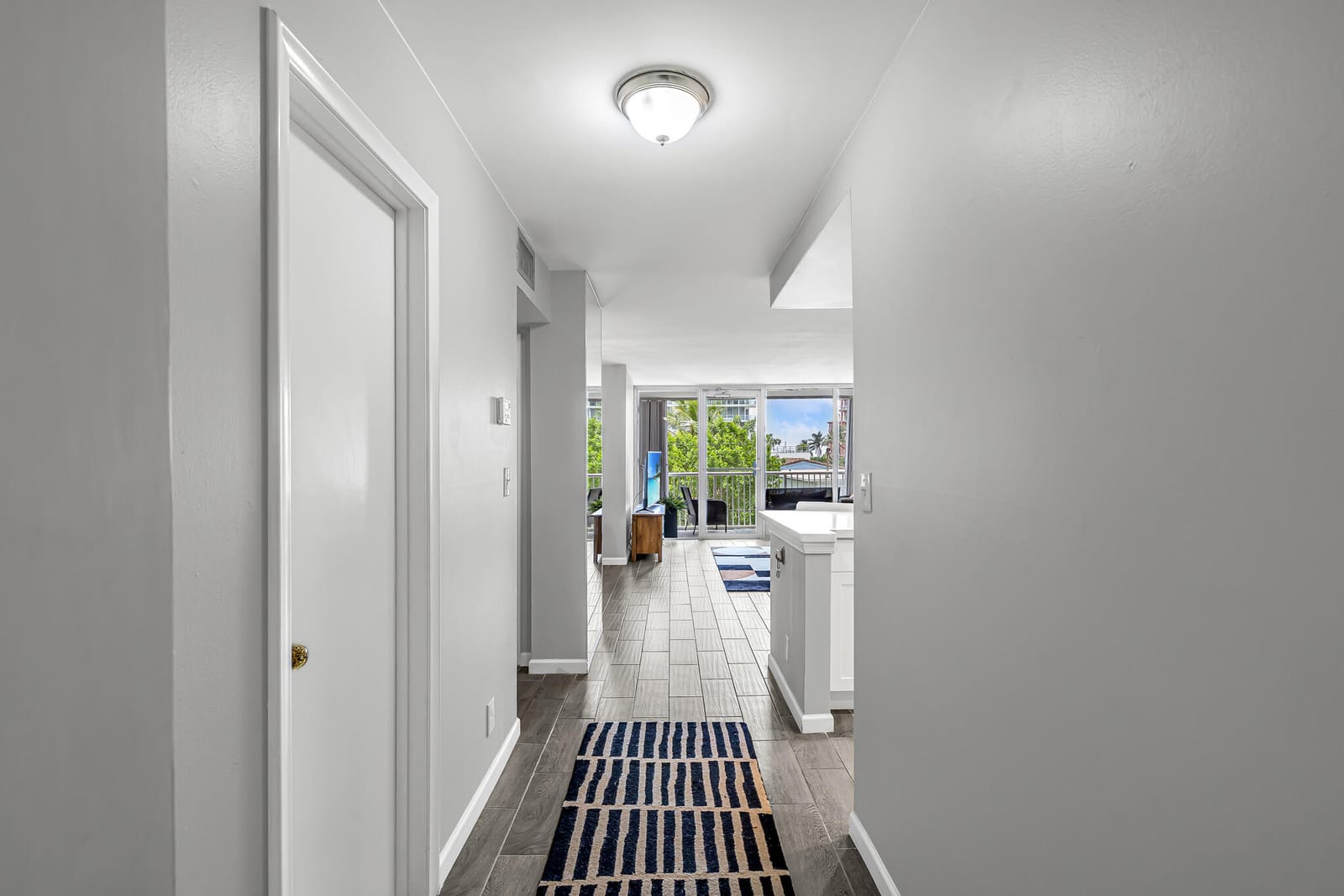 2200 NE 33RD Avenue 3E — photo 3