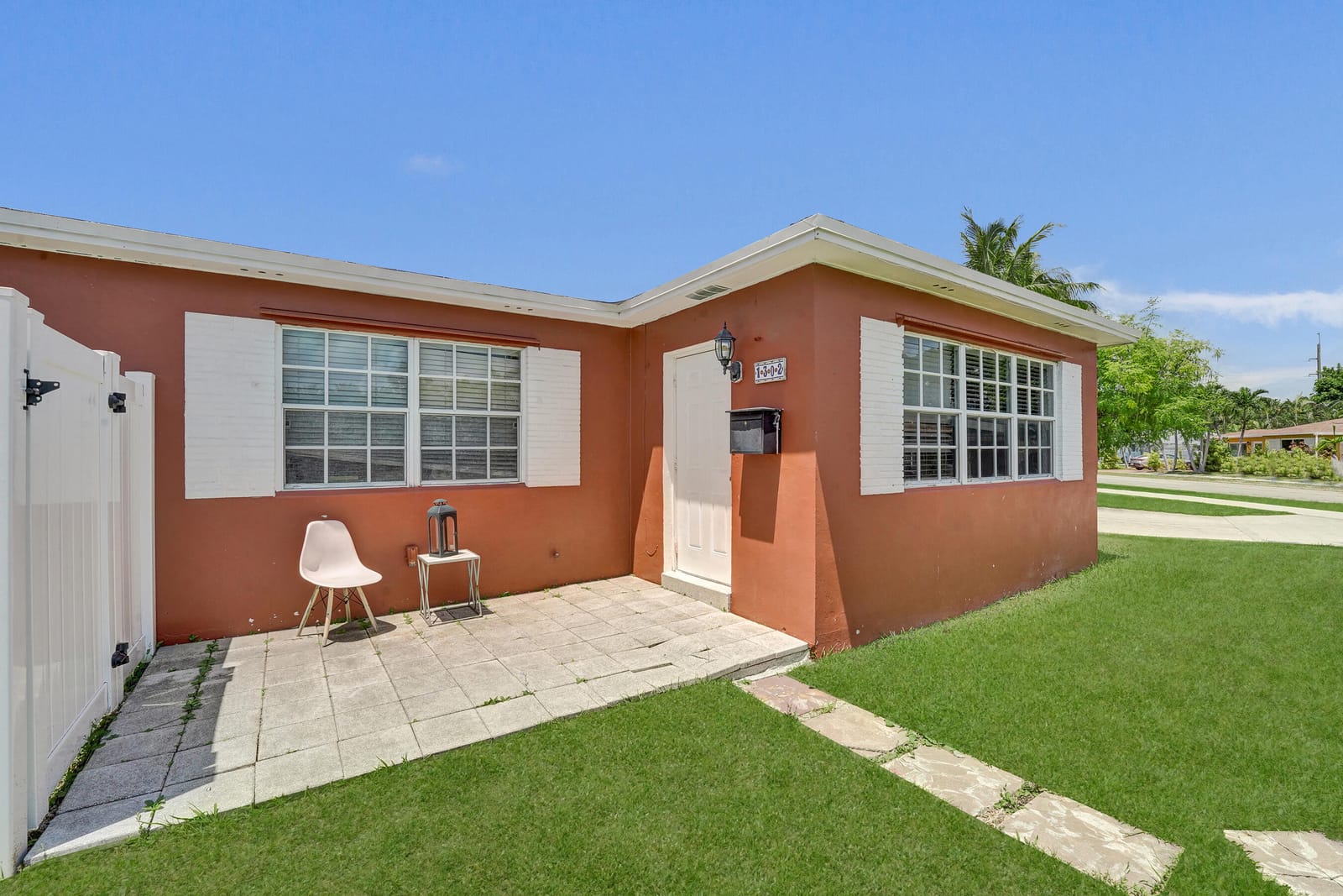 1302 S 23RD Avenue — photo 3