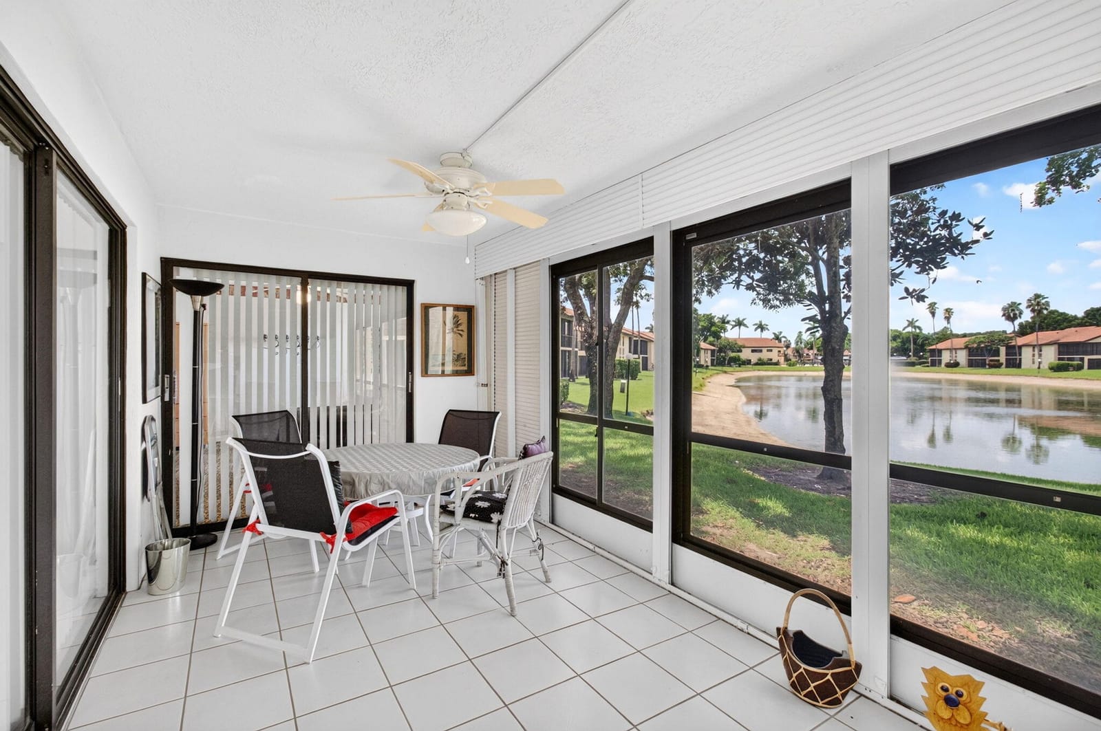 10247 N Circle Lake Drive 102 — photo 11