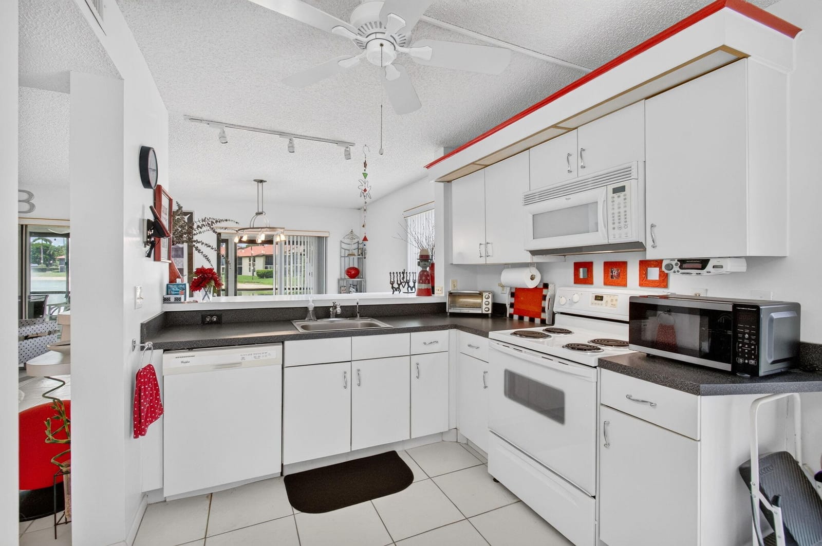 10247 N Circle Lake Drive 102, Boynton Beach, FL 33437 photo 18