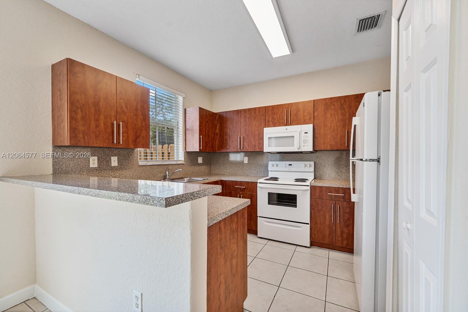 1427 SE 25th Avenue — photo 3