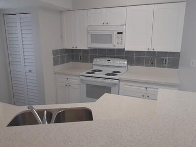 9999 Summerbreeze Drive 701 — photo 7