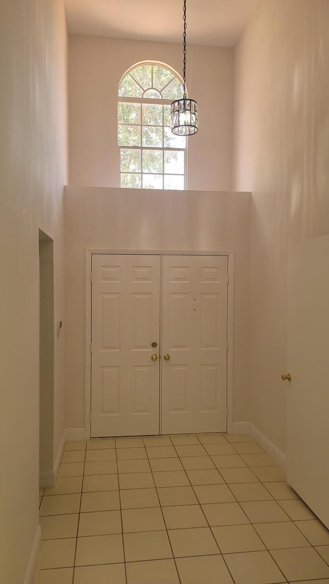 7570 DIAMOND POINTE Circle — photo 2