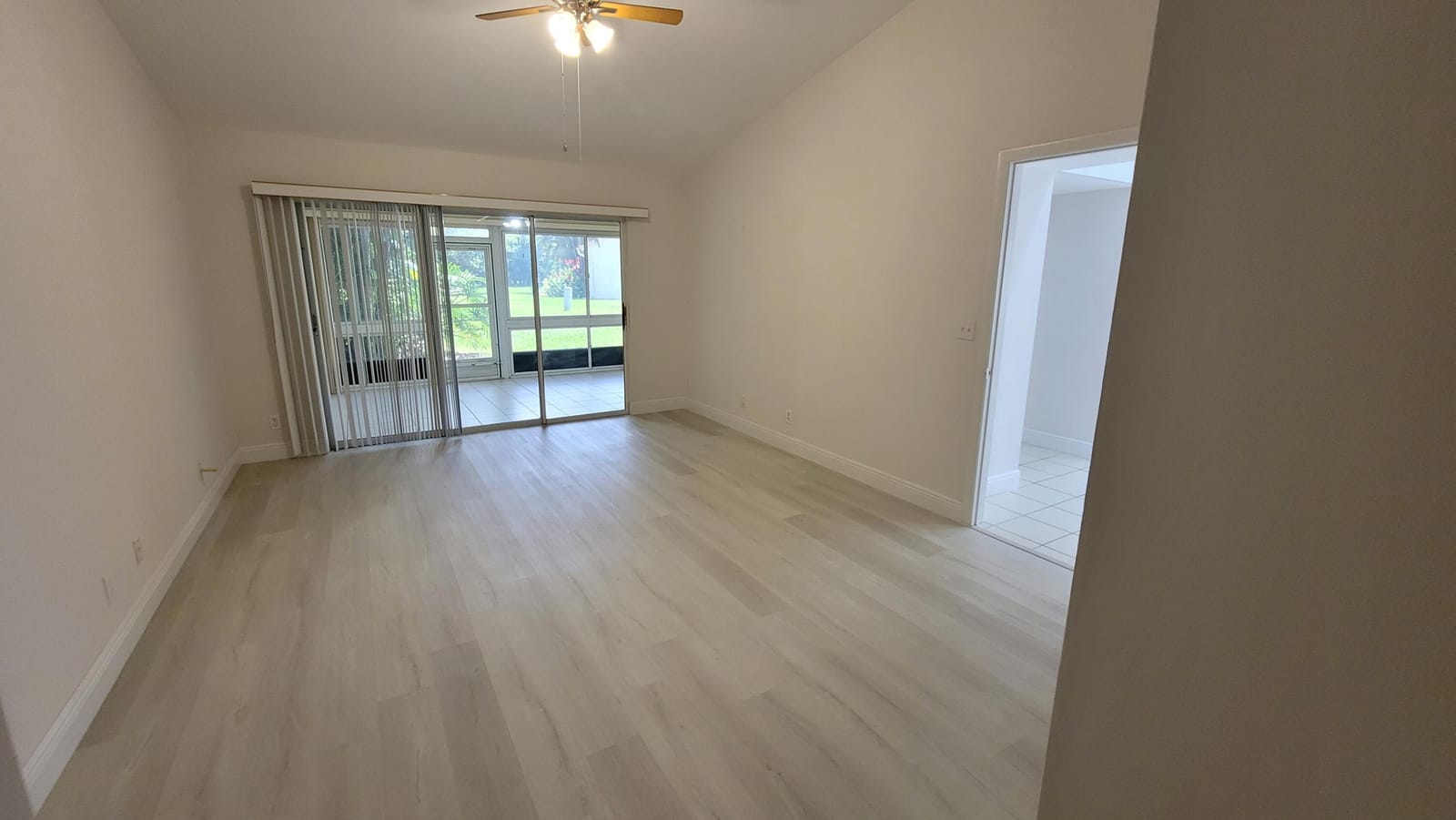 7570 DIAMOND POINTE Circle — photo 4