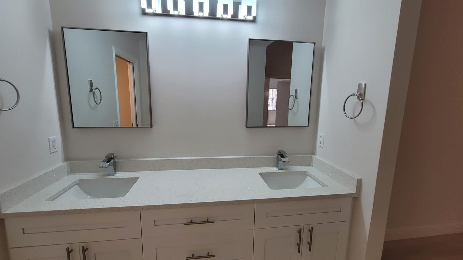 7570 DIAMOND POINTE Circle — photo 6