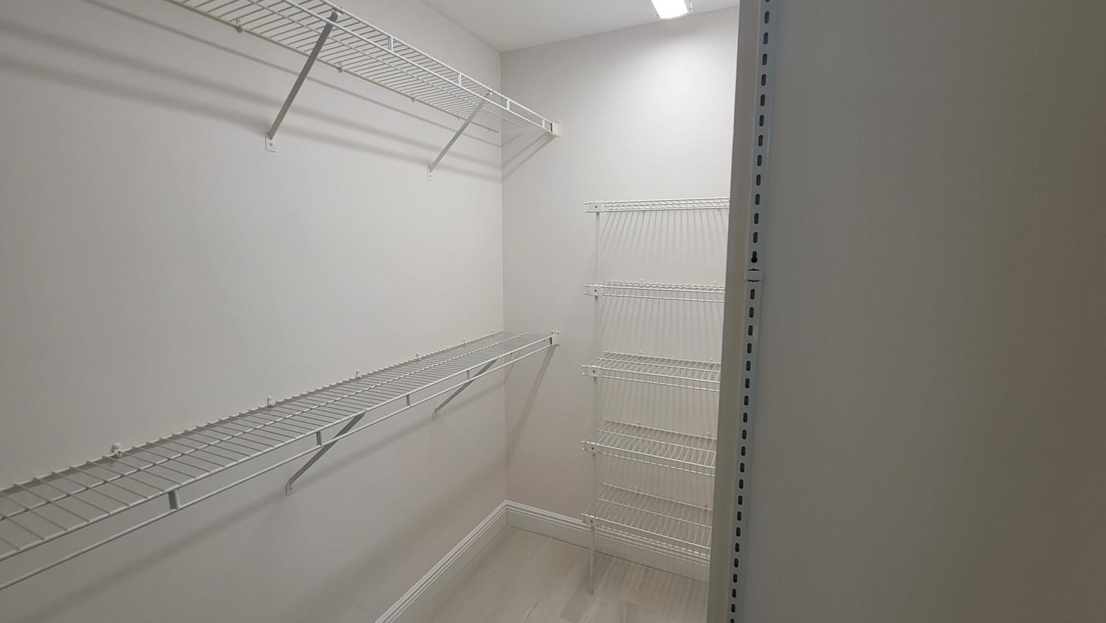7570 DIAMOND POINTE Circle — photo 8