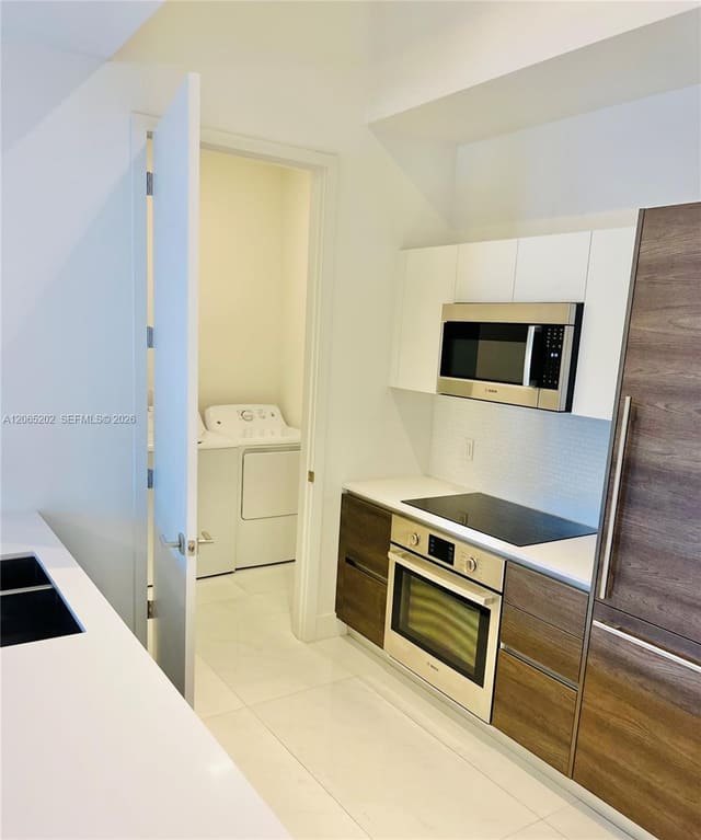 301 Altara Avenue 210, Coral Gables, FL 33146