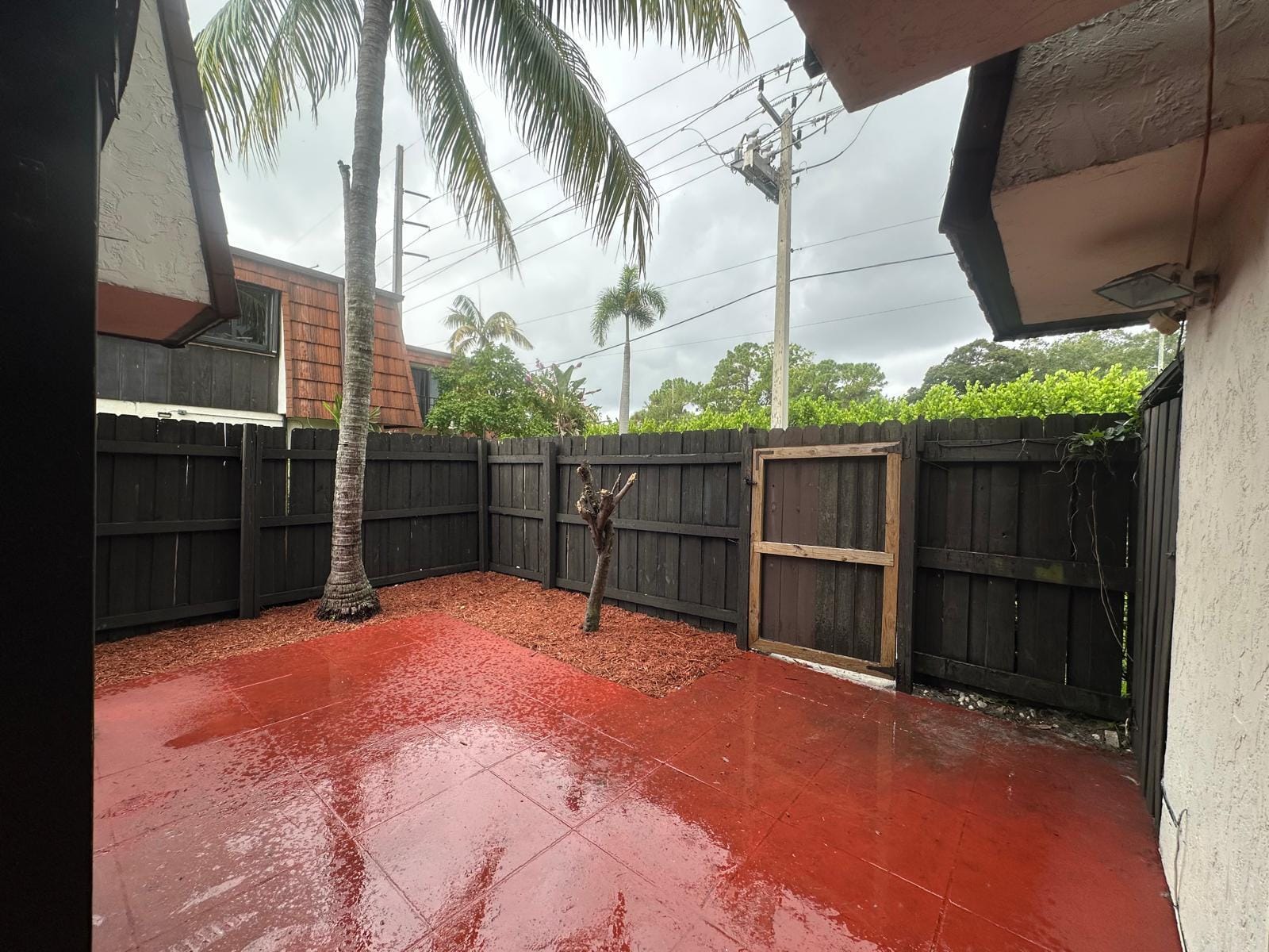 2100 WHITE PINE Circle D — photo 3