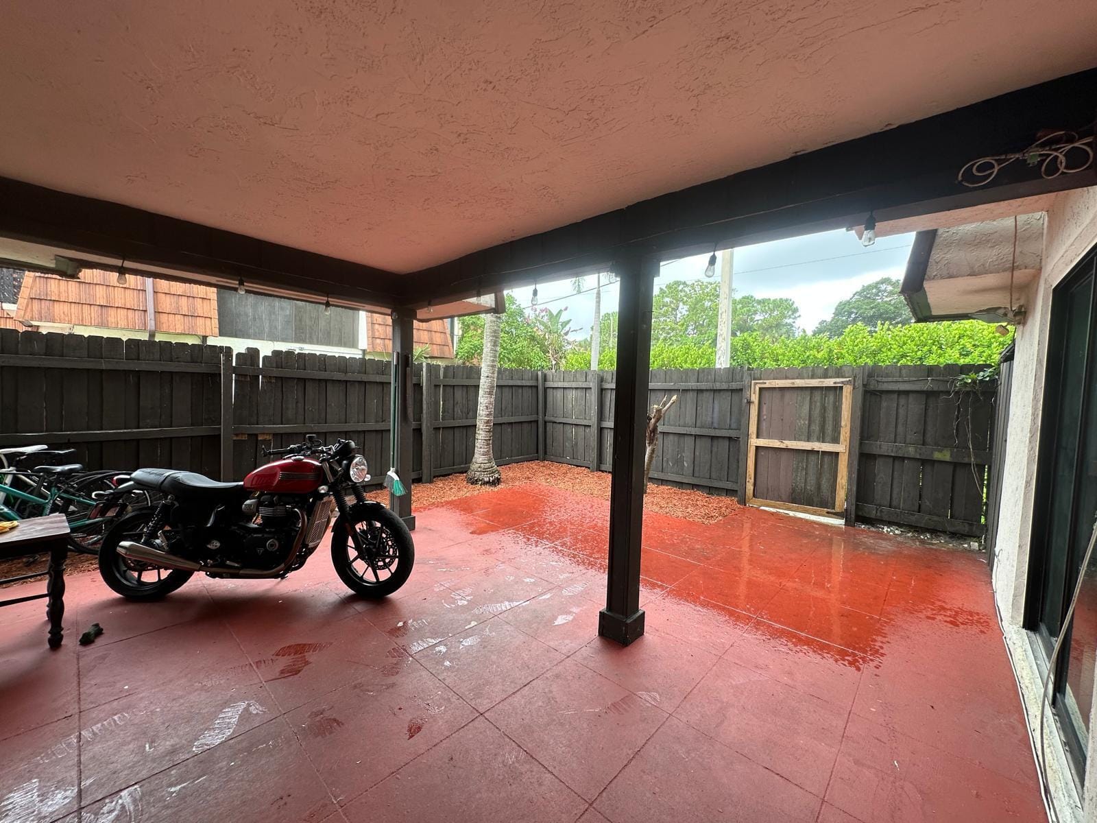 2100 WHITE PINE Circle D — photo 4