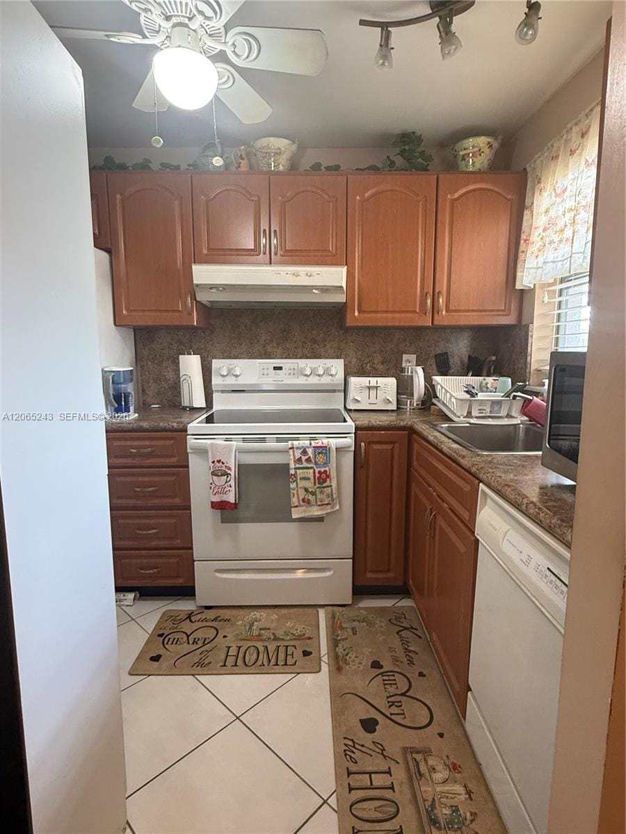 9001 Sunrise Lakes Boulevard 201, Sunrise, FL 33322
