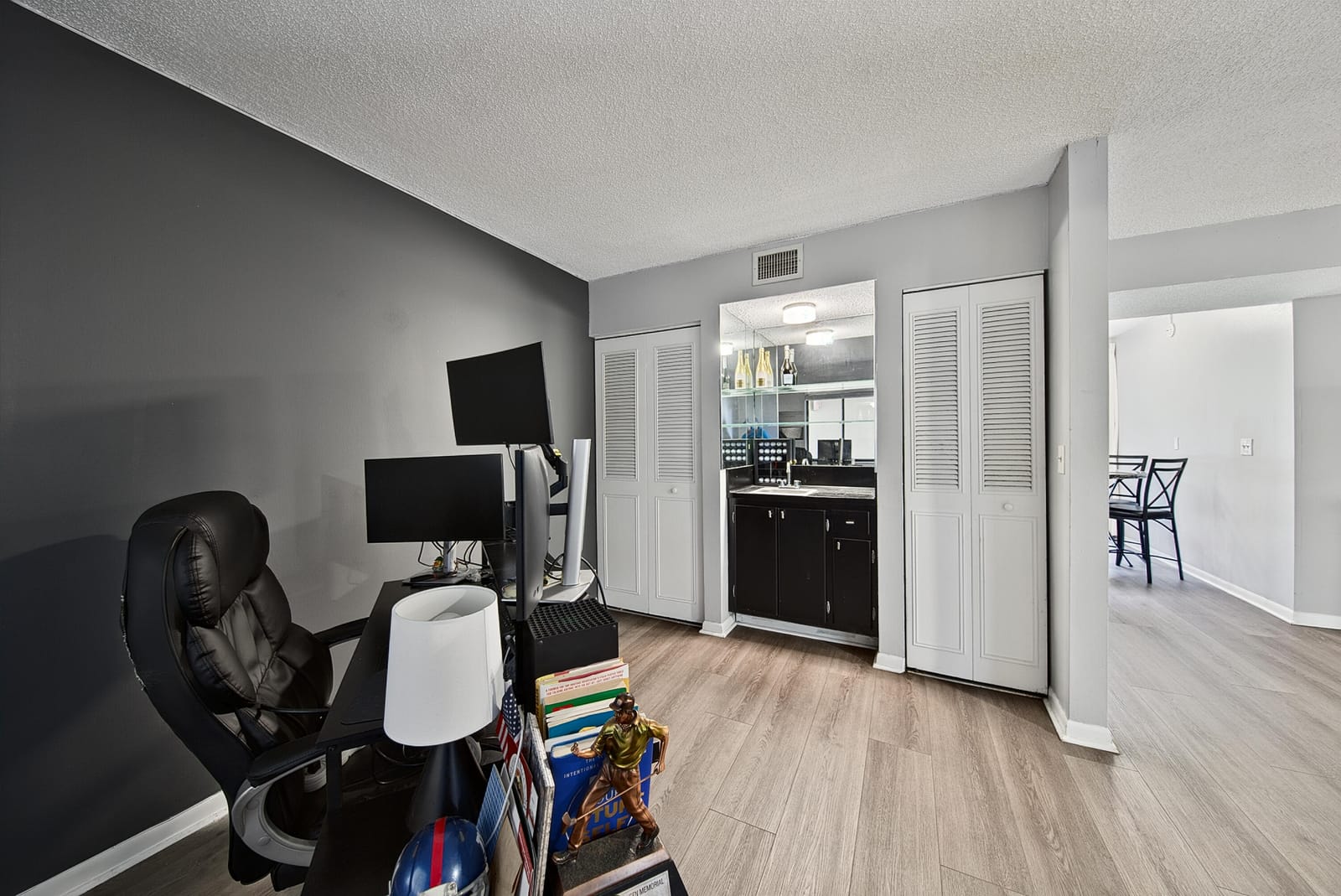 5190 LAS VERDES Circle 214 — photo 3
