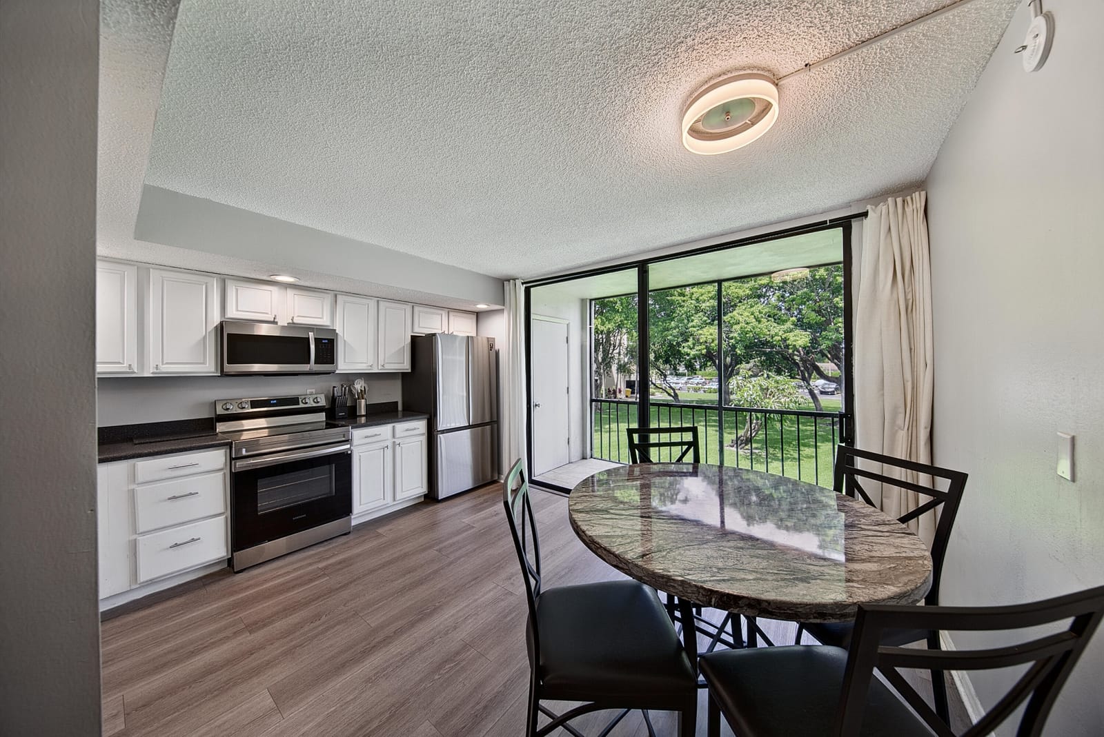 5190 LAS VERDES Circle 214 — photo 4