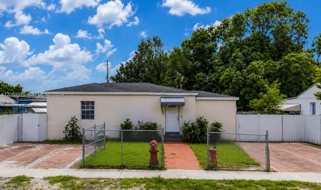 580 SE 2nd Street, Holleman Manor No 2 2nd A, Hialeah, FL