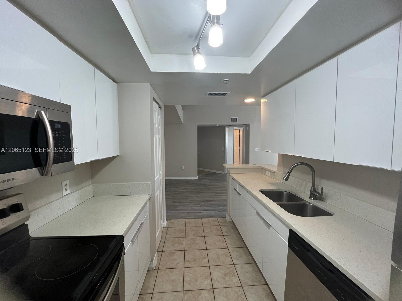 4171 N Haverhill Road 1013, West Palm Beach, FL 33417 photo 12