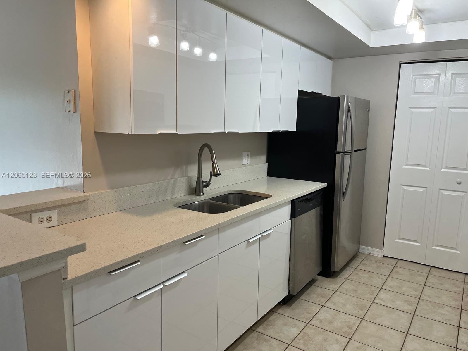 4171 N Haverhill Road 1013, West Palm Beach, FL 33417 photo 13