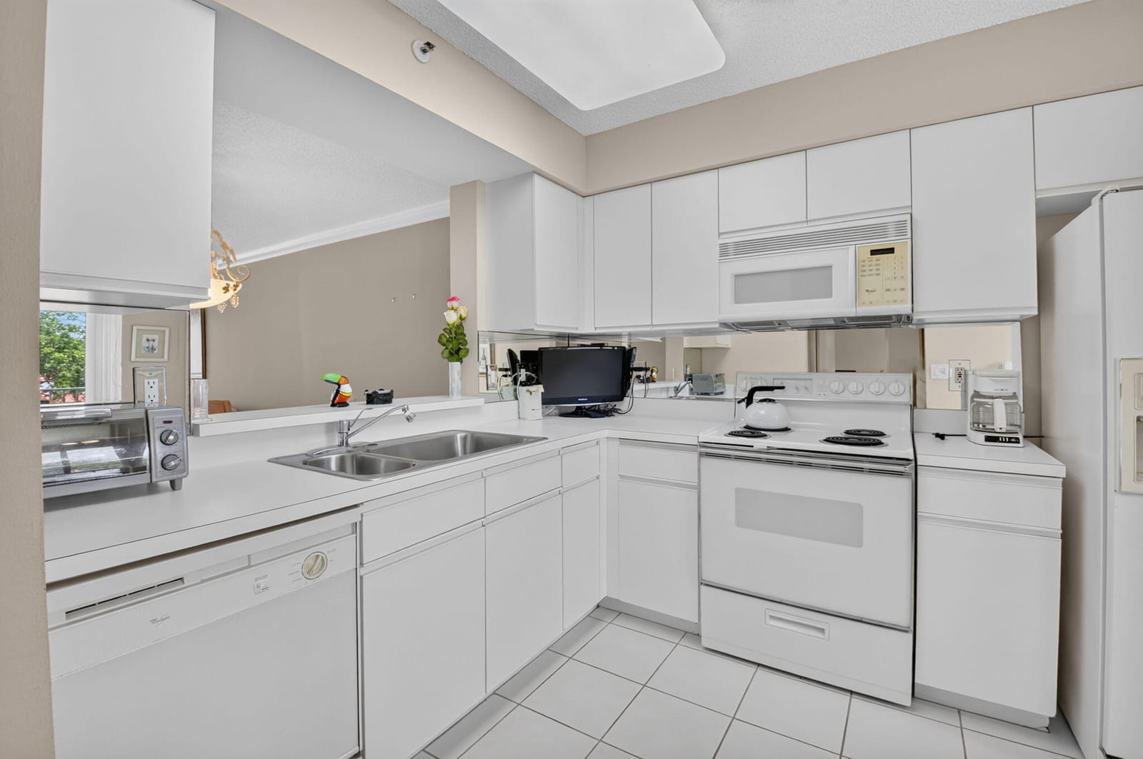 14096 Huntington Pointe Drive 309 — photo 5