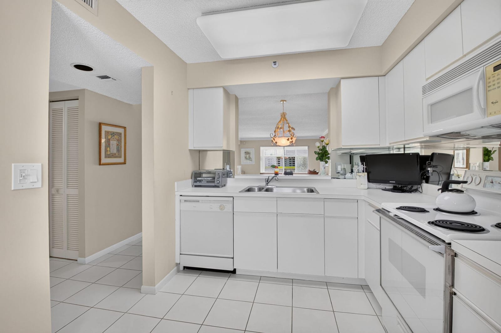14096 Huntington Pointe Drive 309 — photo 6