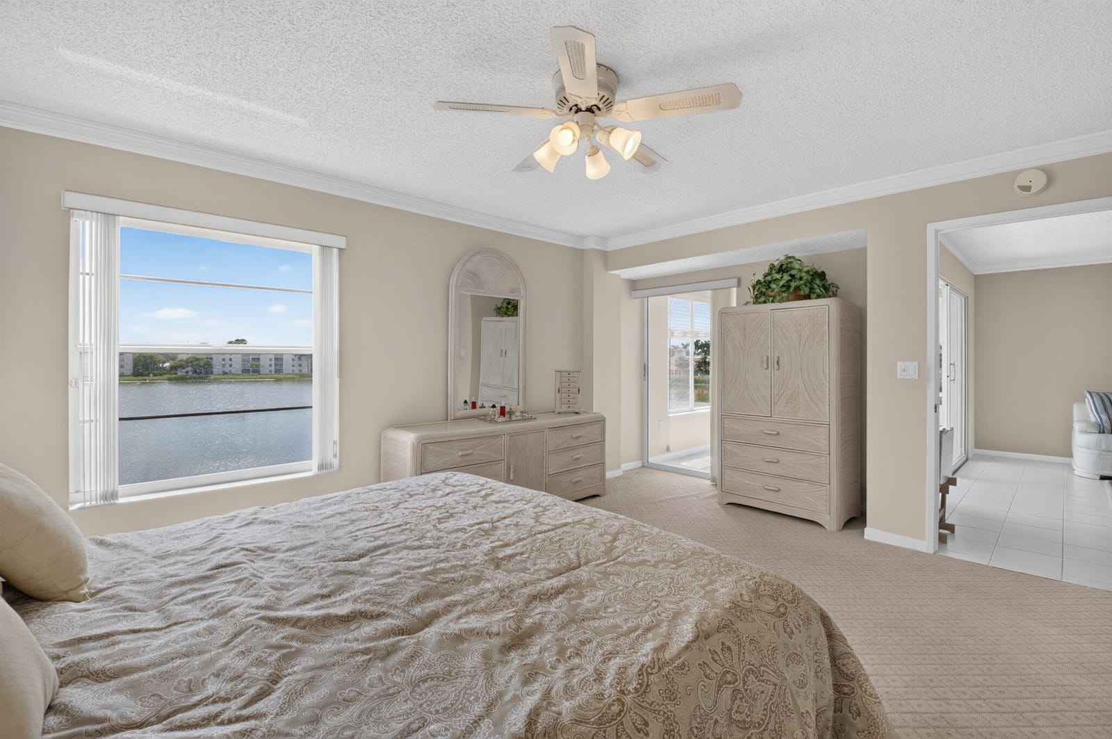 14096 Huntington Pointe Drive 309 — photo 8