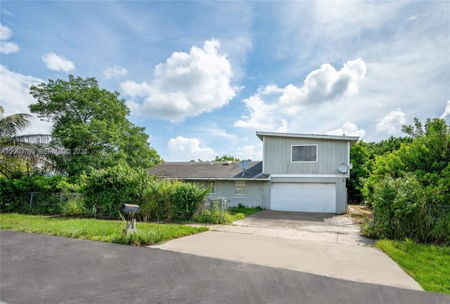 155 SW 16th Terrace, Homestead, FL 33030