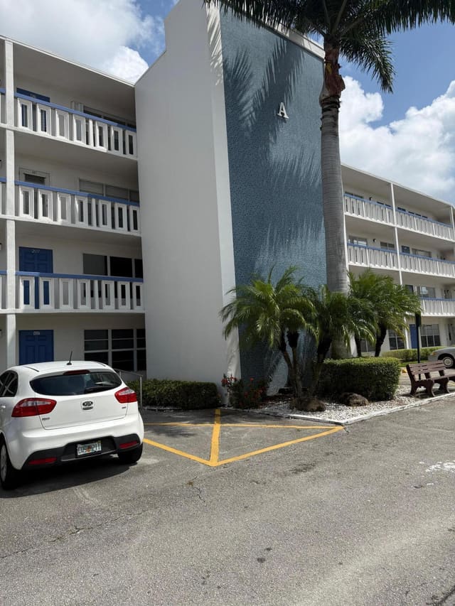 407 GREENBRIER A, West Palm Beach, FL 33417