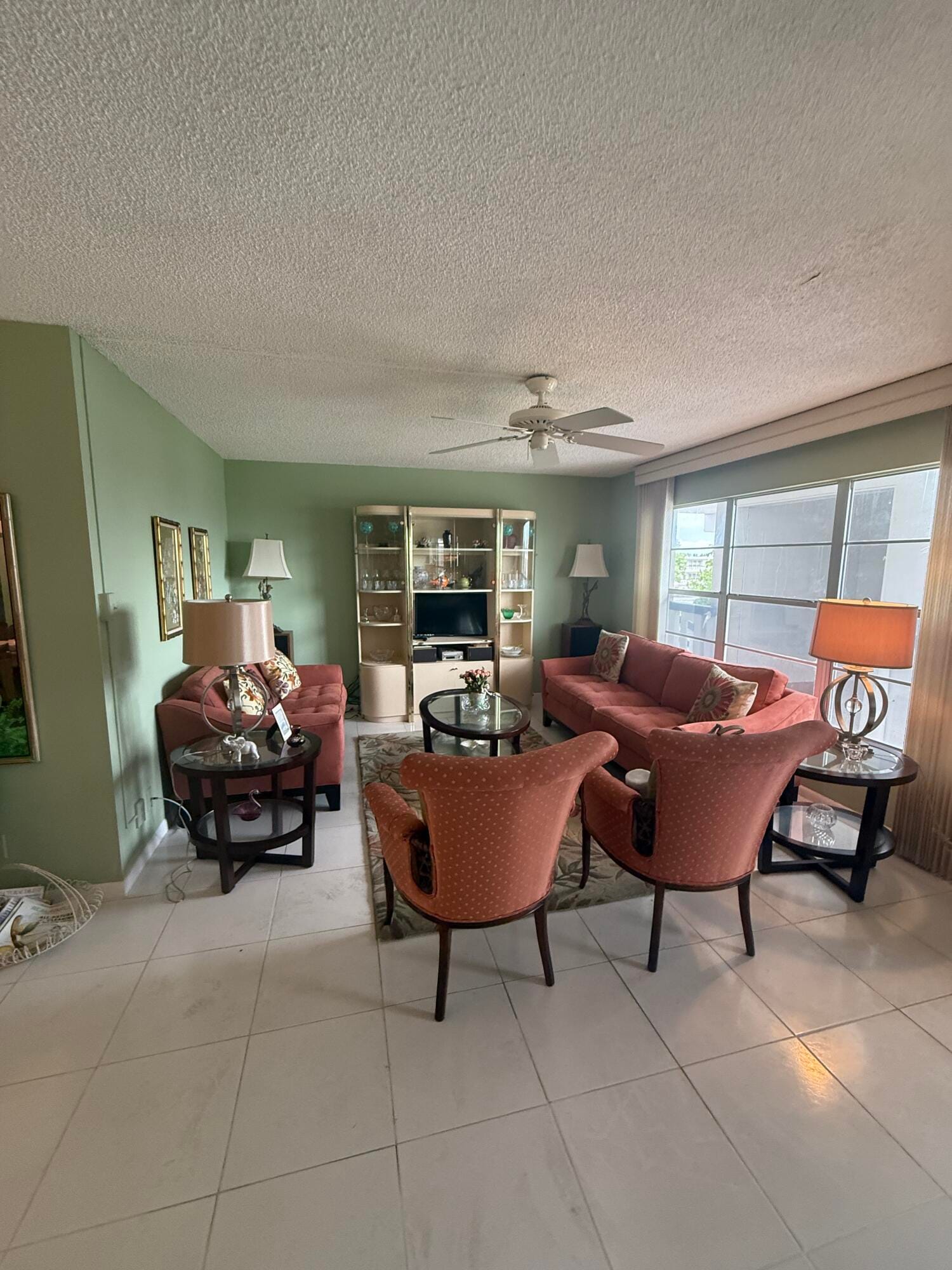 407 GREENBRIER A — photo 2