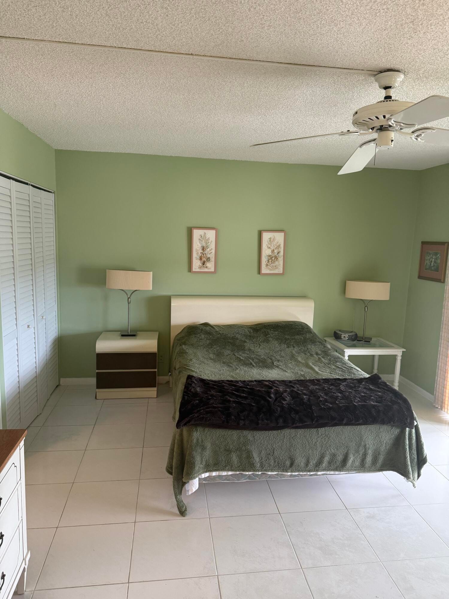 407 GREENBRIER A — photo 5