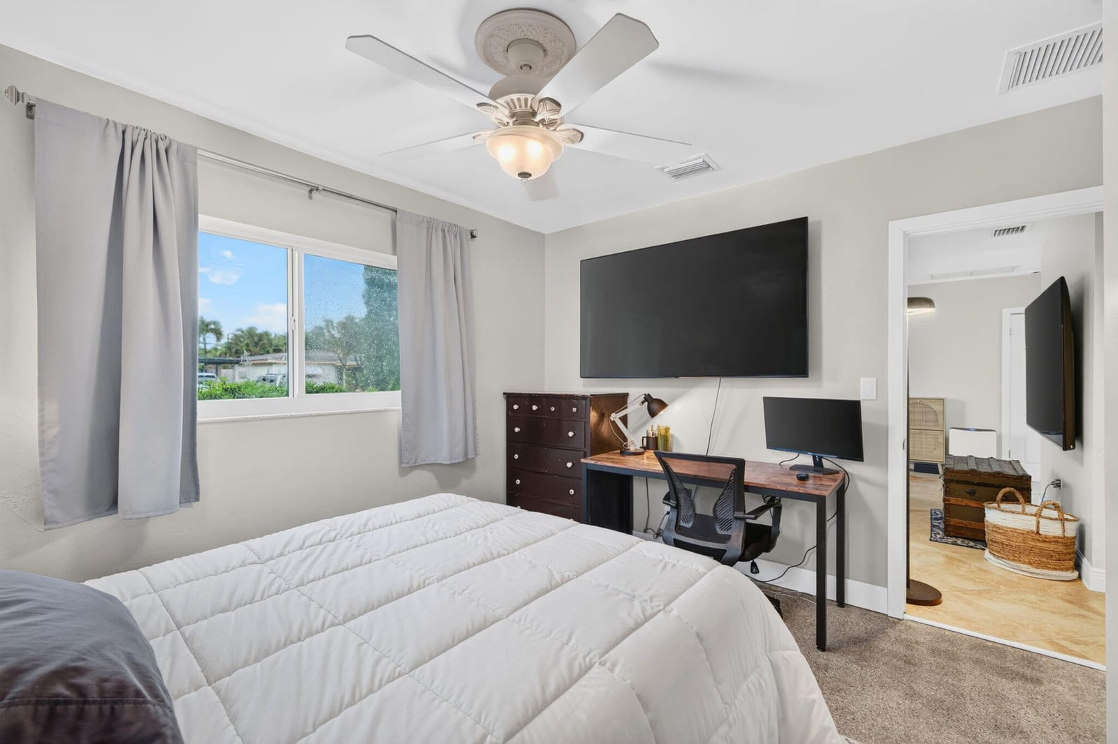 4670 NE 4TH Avenue, Oakland Park, FL 33334 photo 30