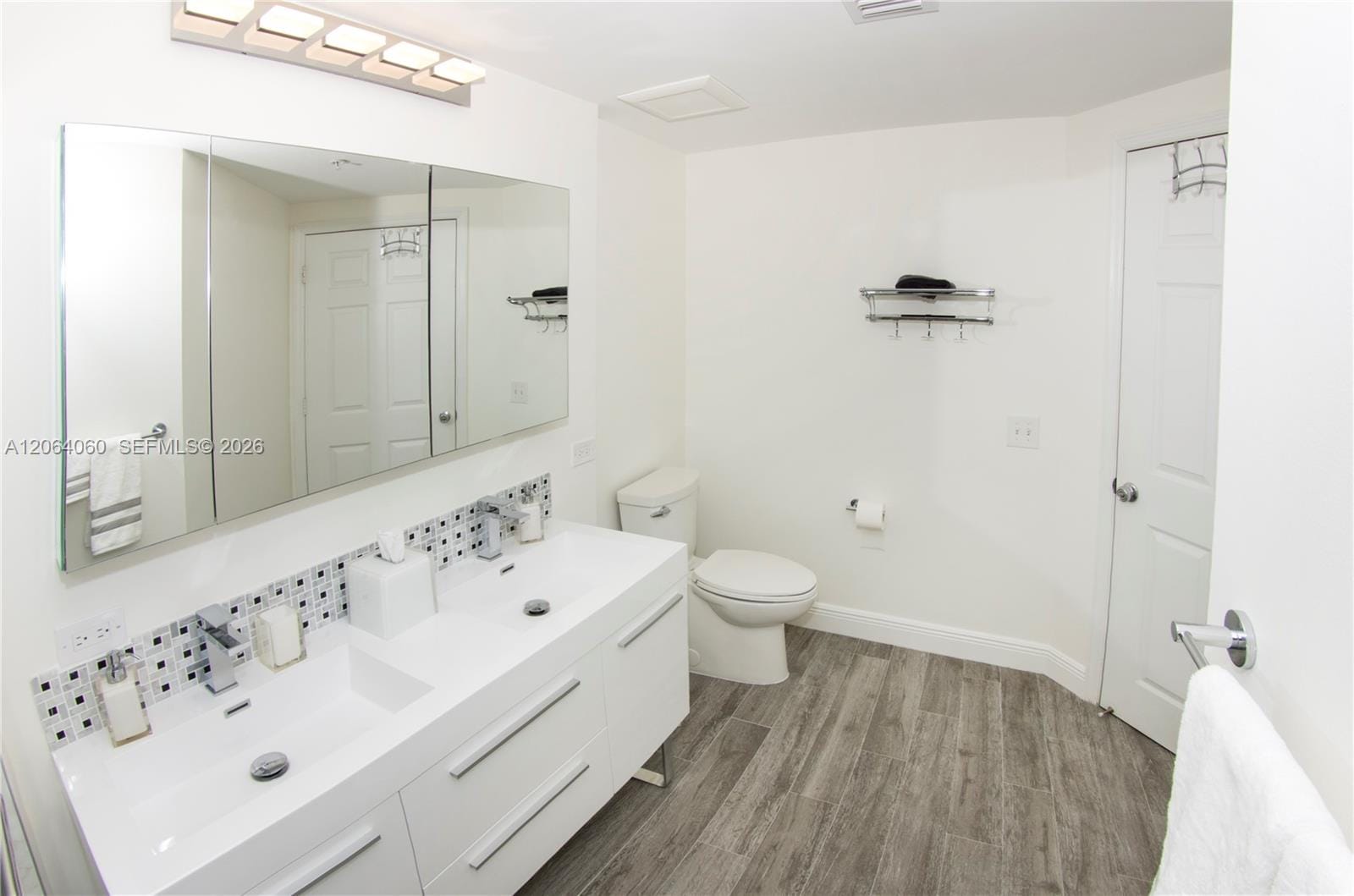 17150 N Bay Road 2408, Sunny Isles Beach, FL 33160 photo 15