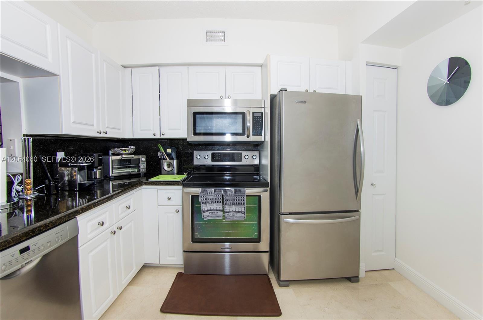17150 N Bay Road 2408, Sunny Isles Beach, FL 33160 photo 10