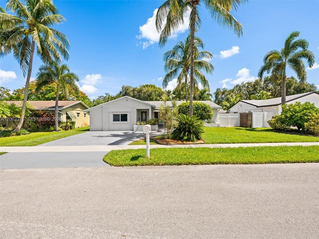 2841 NW 69th Court, sold in Palm-Aire Village Section, Fort Lauderdale, FL