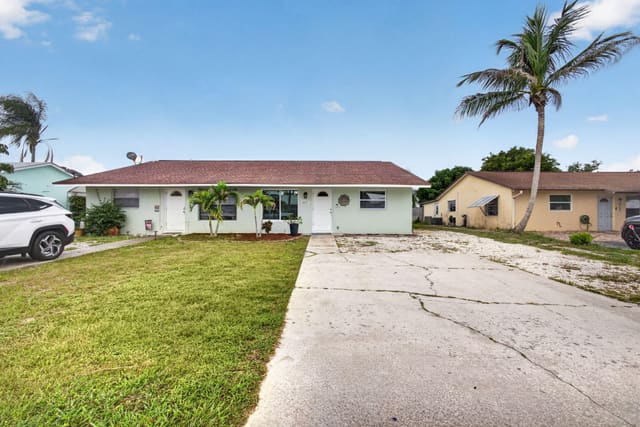 8717 SE SANDY Lane, sold in Eastridge Estates, Hobe Sound, FL