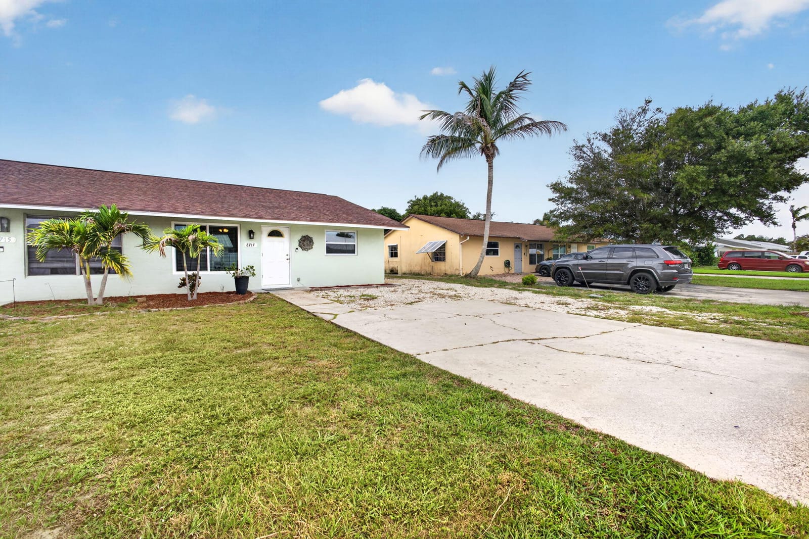 8717 SE SANDY Lane — photo 2